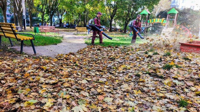 Новини Харкова: осіннє прибирання міста